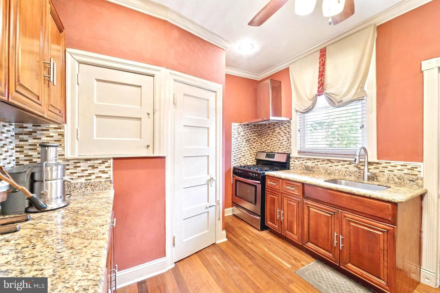 5822 Cedarhurst Street photo 10