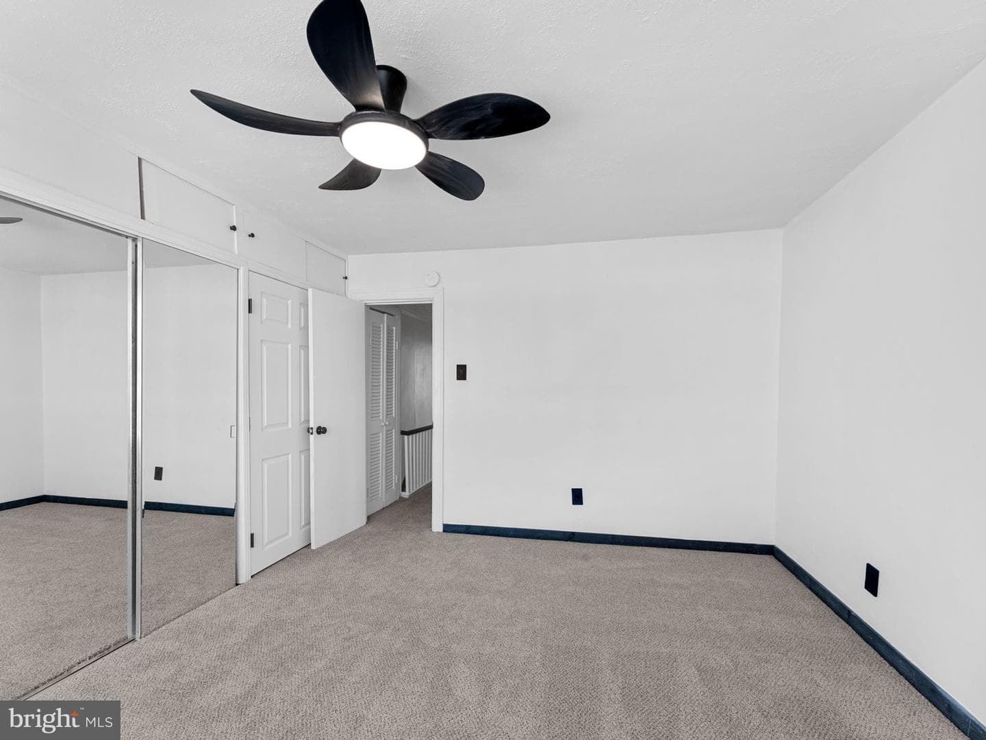 5807 N American Street photo 9