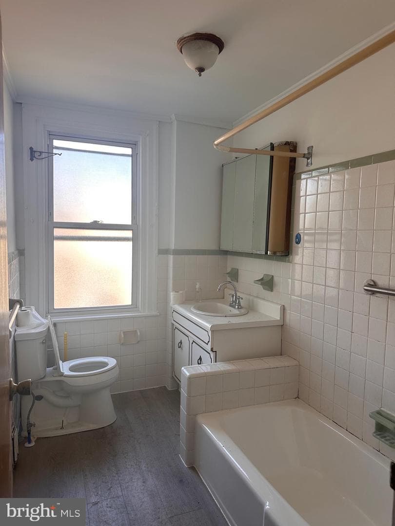 402 Walter Street photo 9