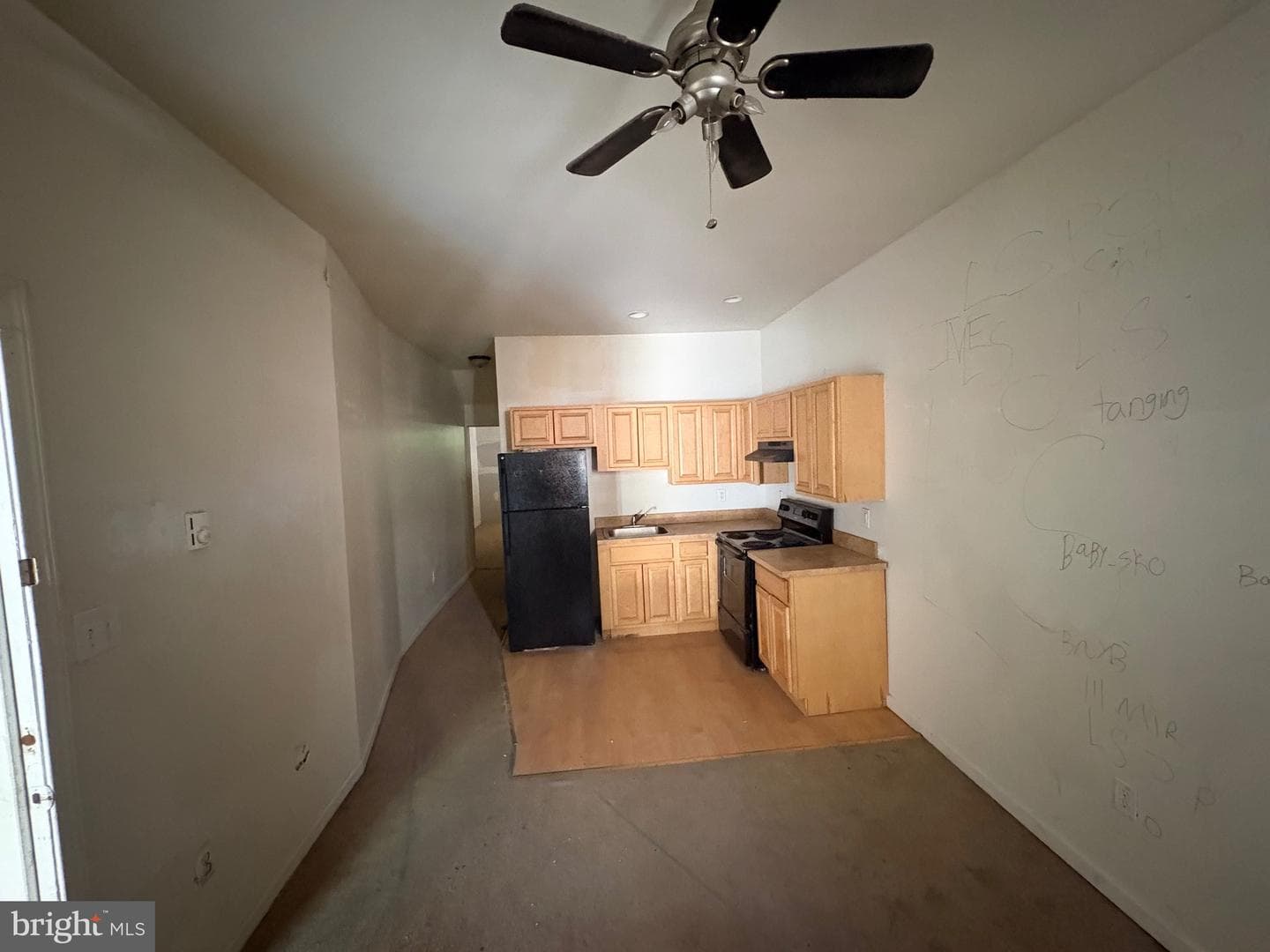 1802 W Montgomery Ave photo 2