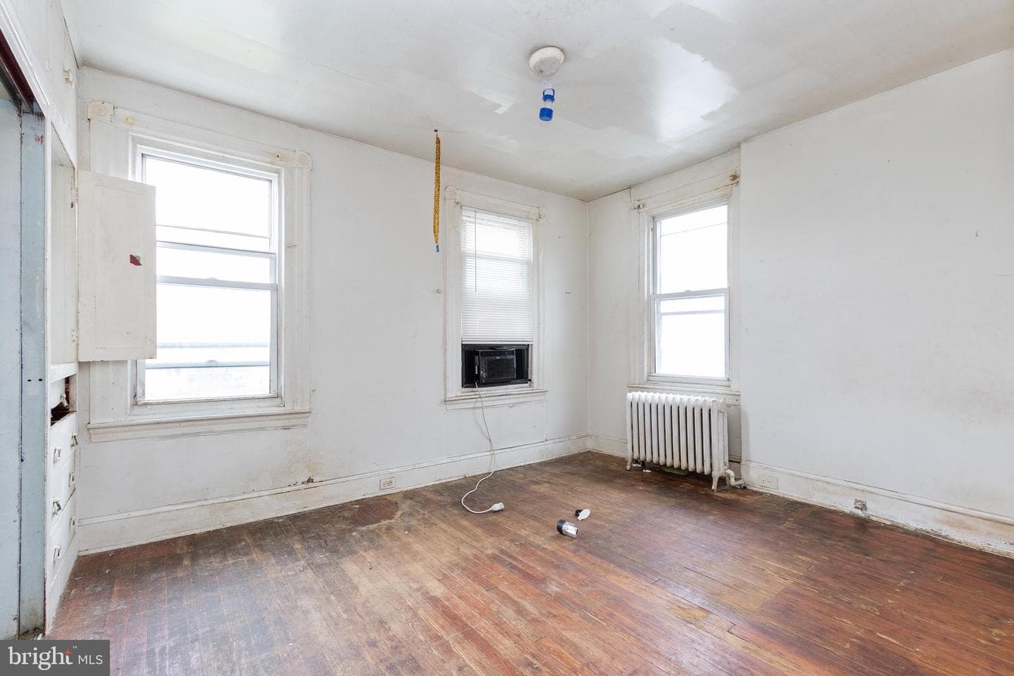 319 W Duncannon Avenue photo 16