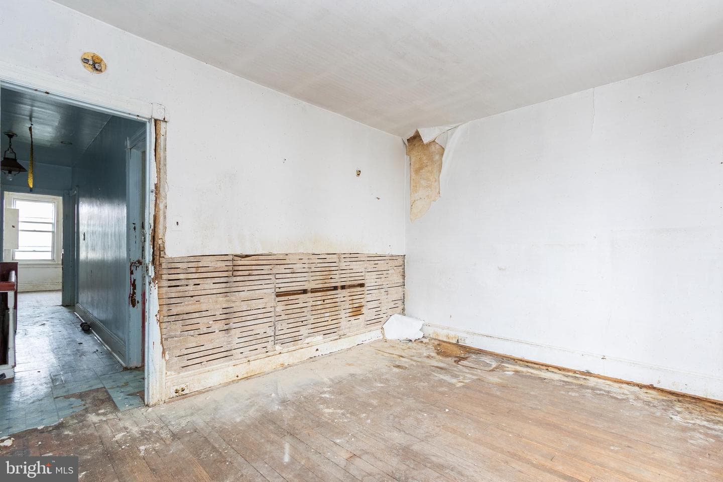 319 W Duncannon Avenue photo 24