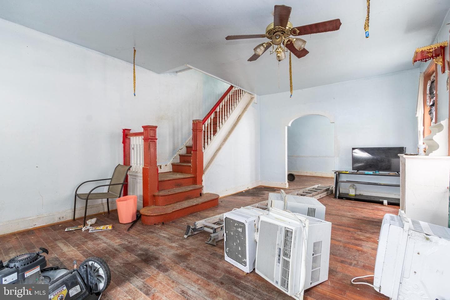 319 W Duncannon Avenue photo 4