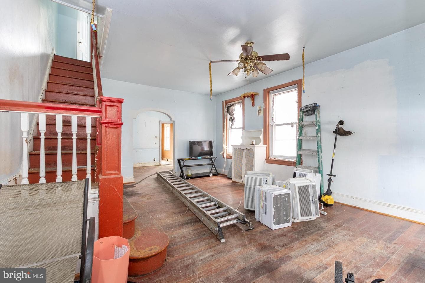 319 W Duncannon Avenue photo 5