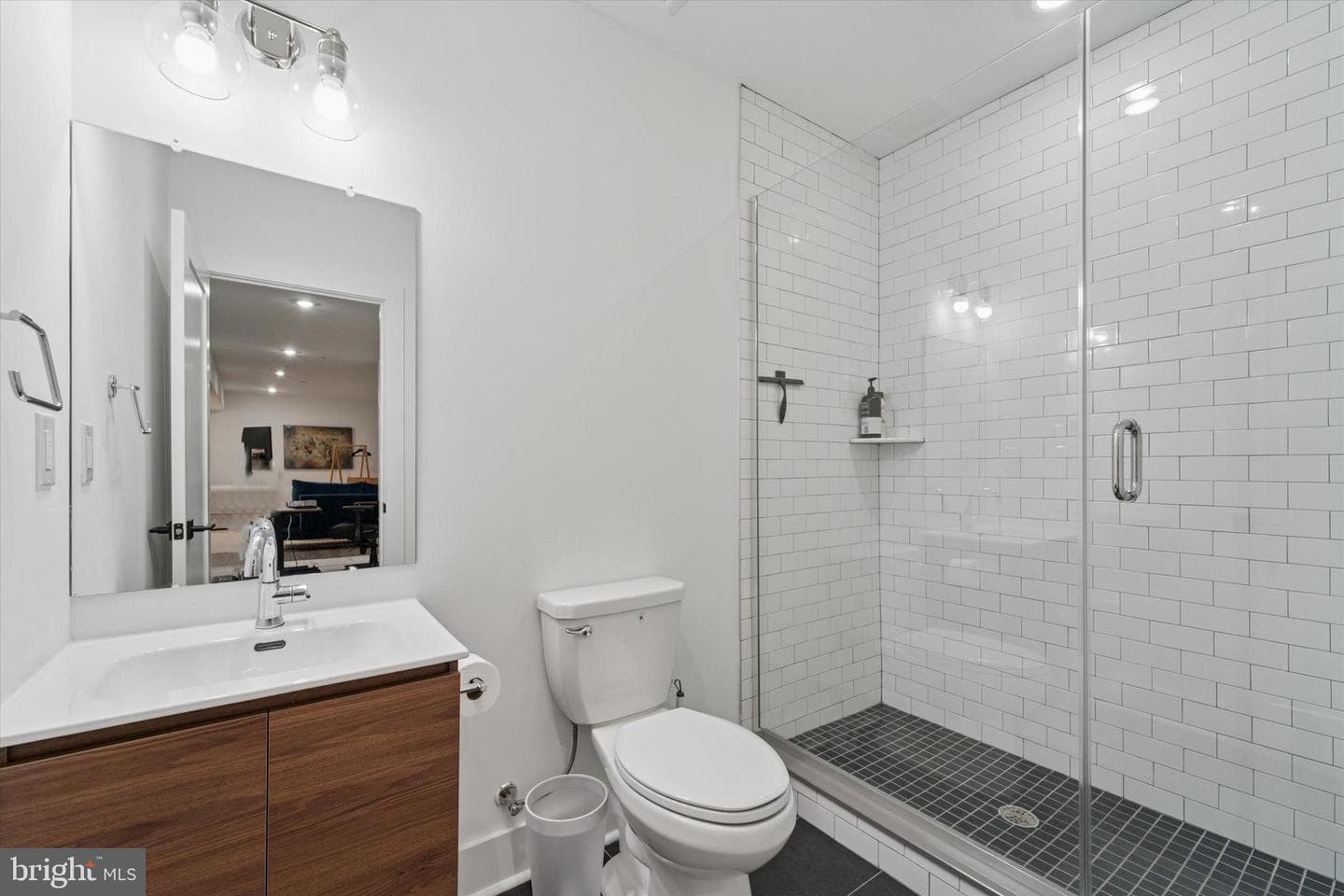 73 E Sharpnack Street photo 16