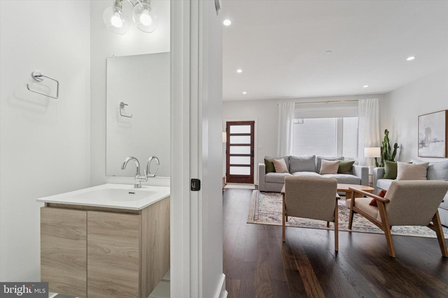 73 E Sharpnack Street photo 18