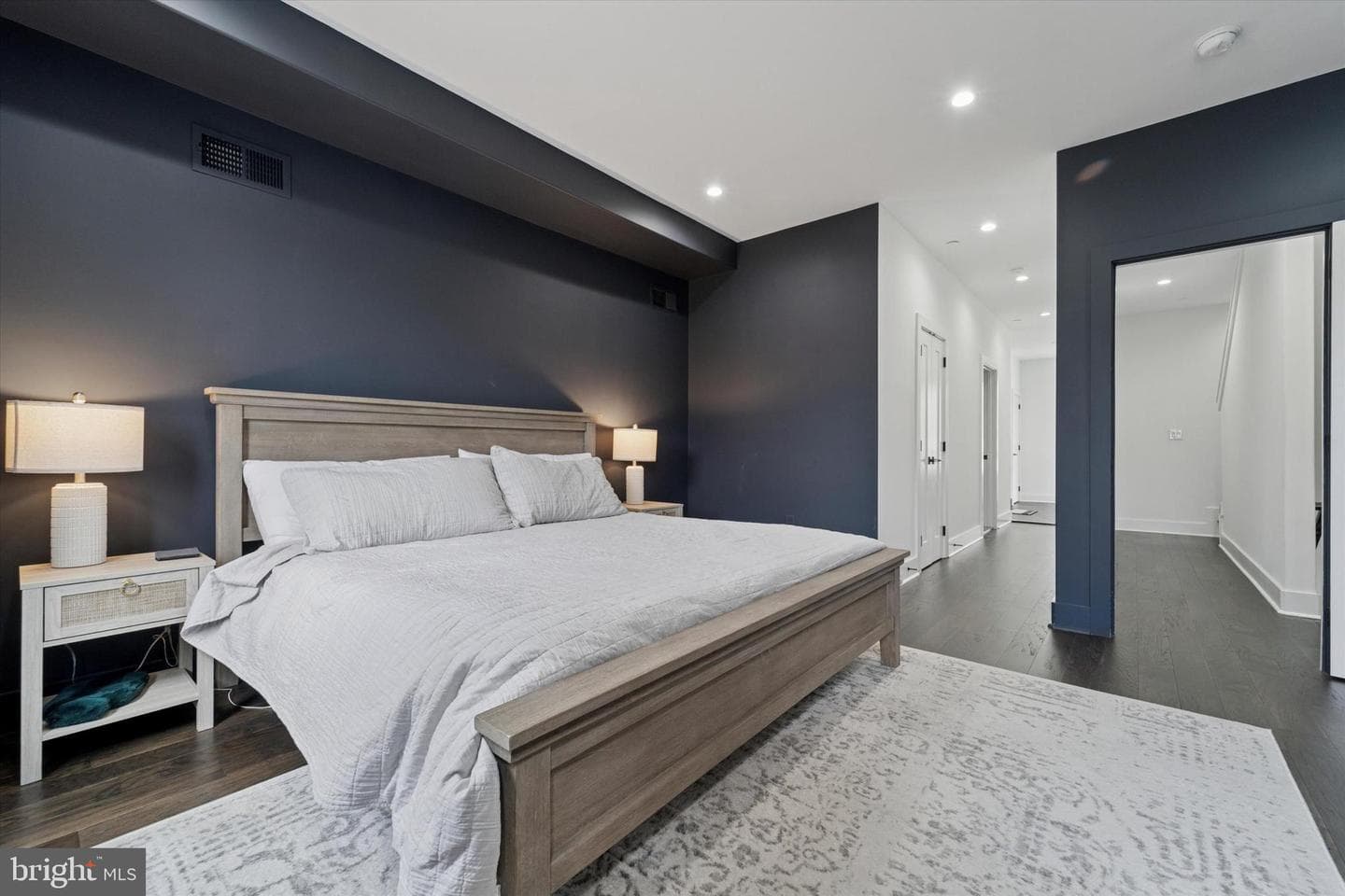73 E Sharpnack Street photo 22