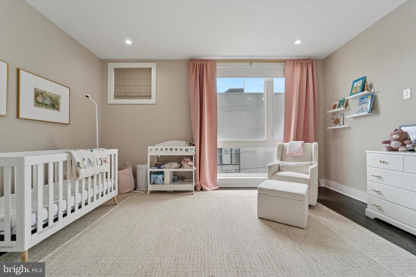 73 E Sharpnack Street photo 33