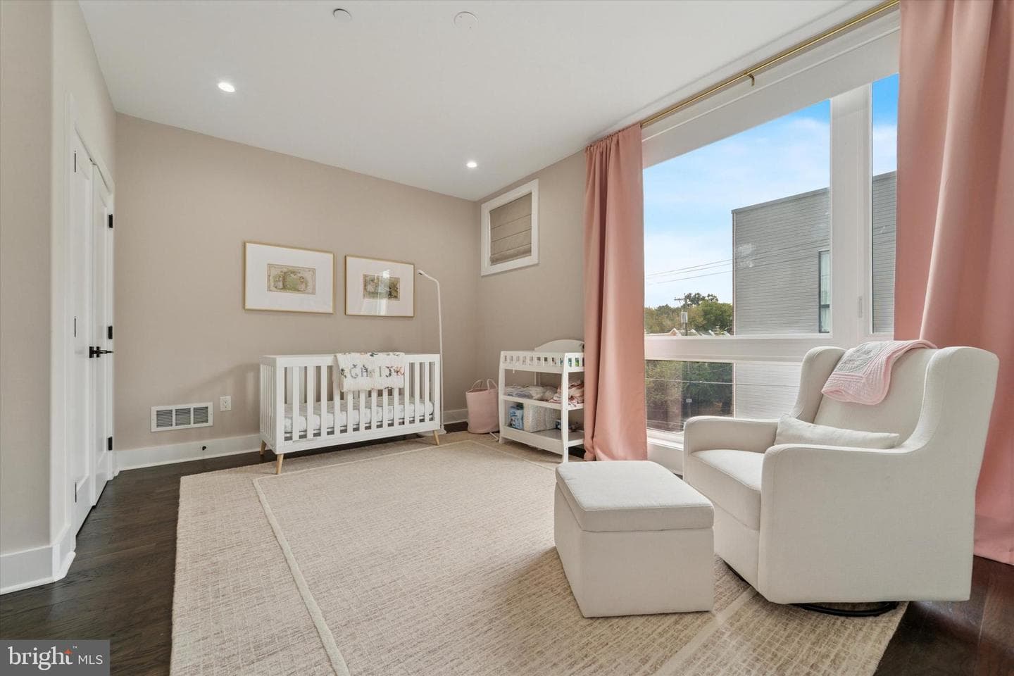 73 E Sharpnack Street photo 34