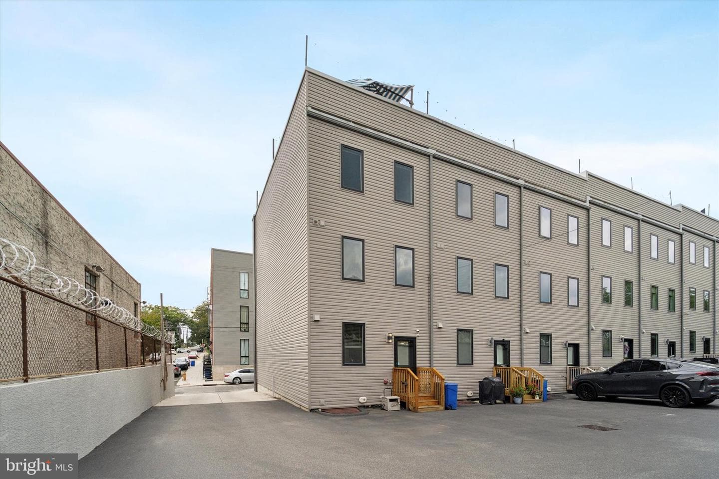73 E Sharpnack Street photo 40