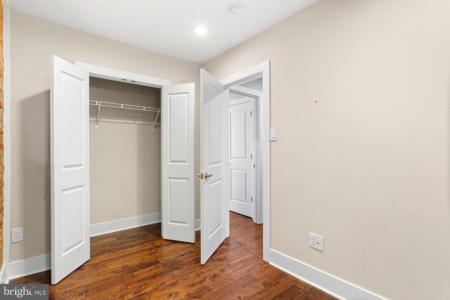 1233 N Lecount Street photo 7