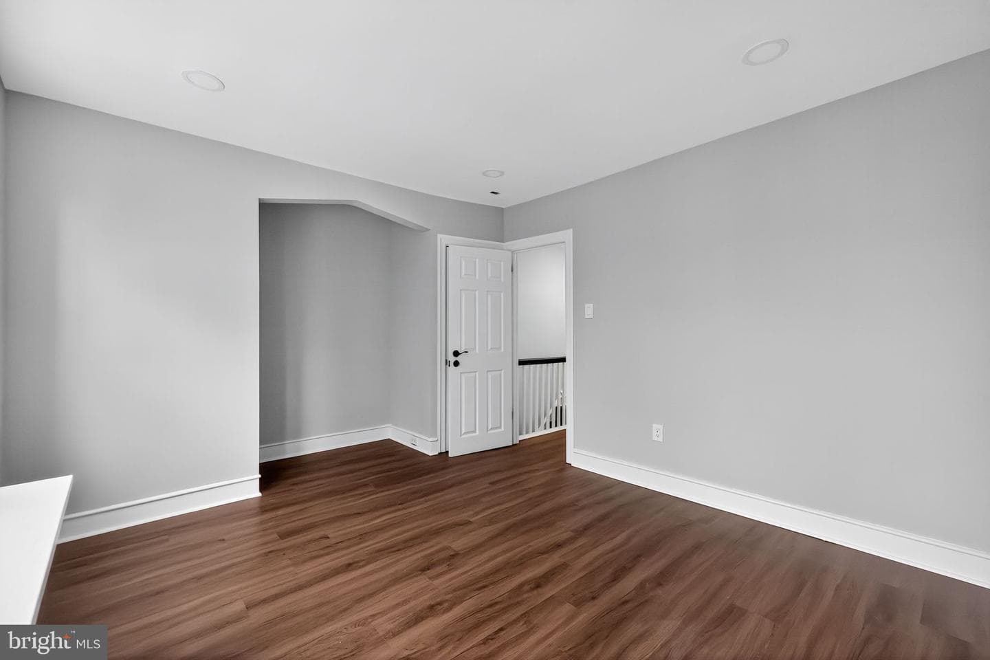 539 E Carver Street photo 12