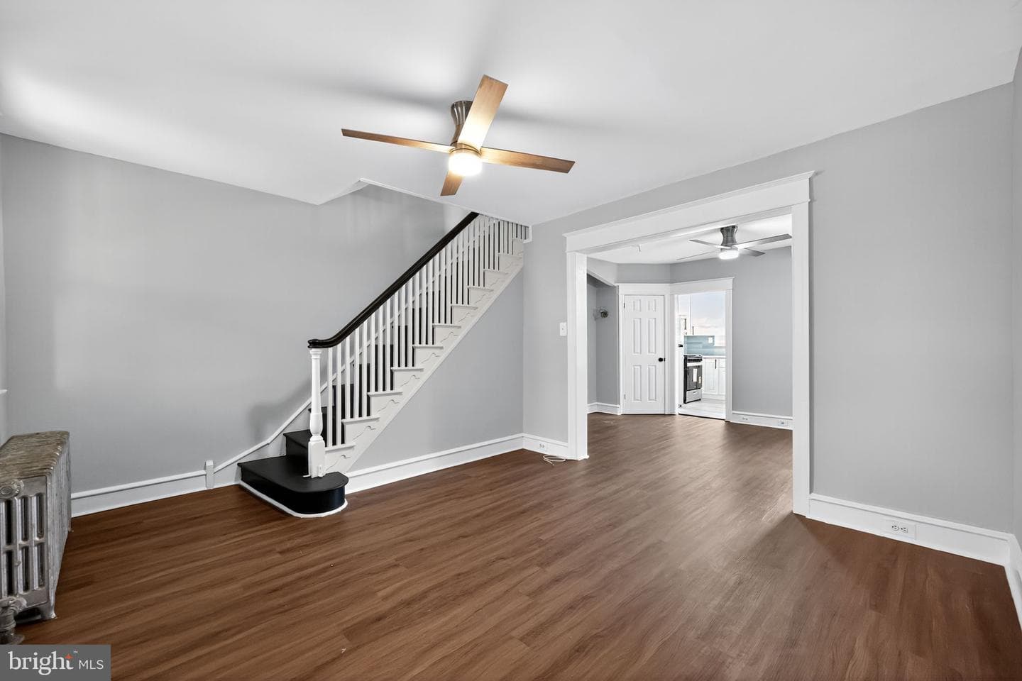 539 E Carver Street photo 19