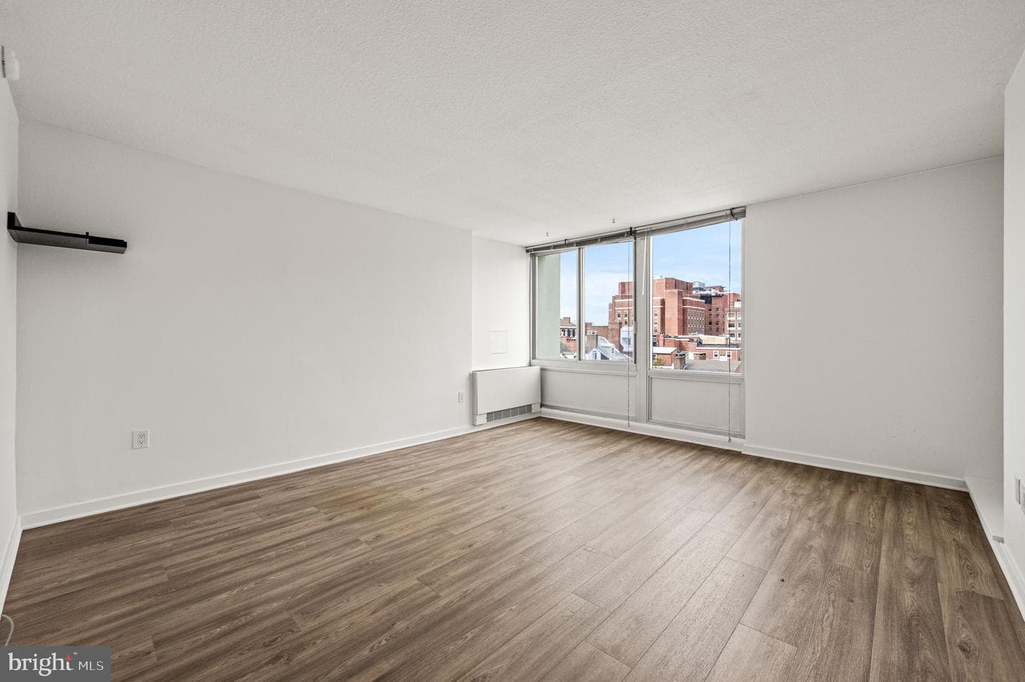 604 S Washington Square #418 photo 2