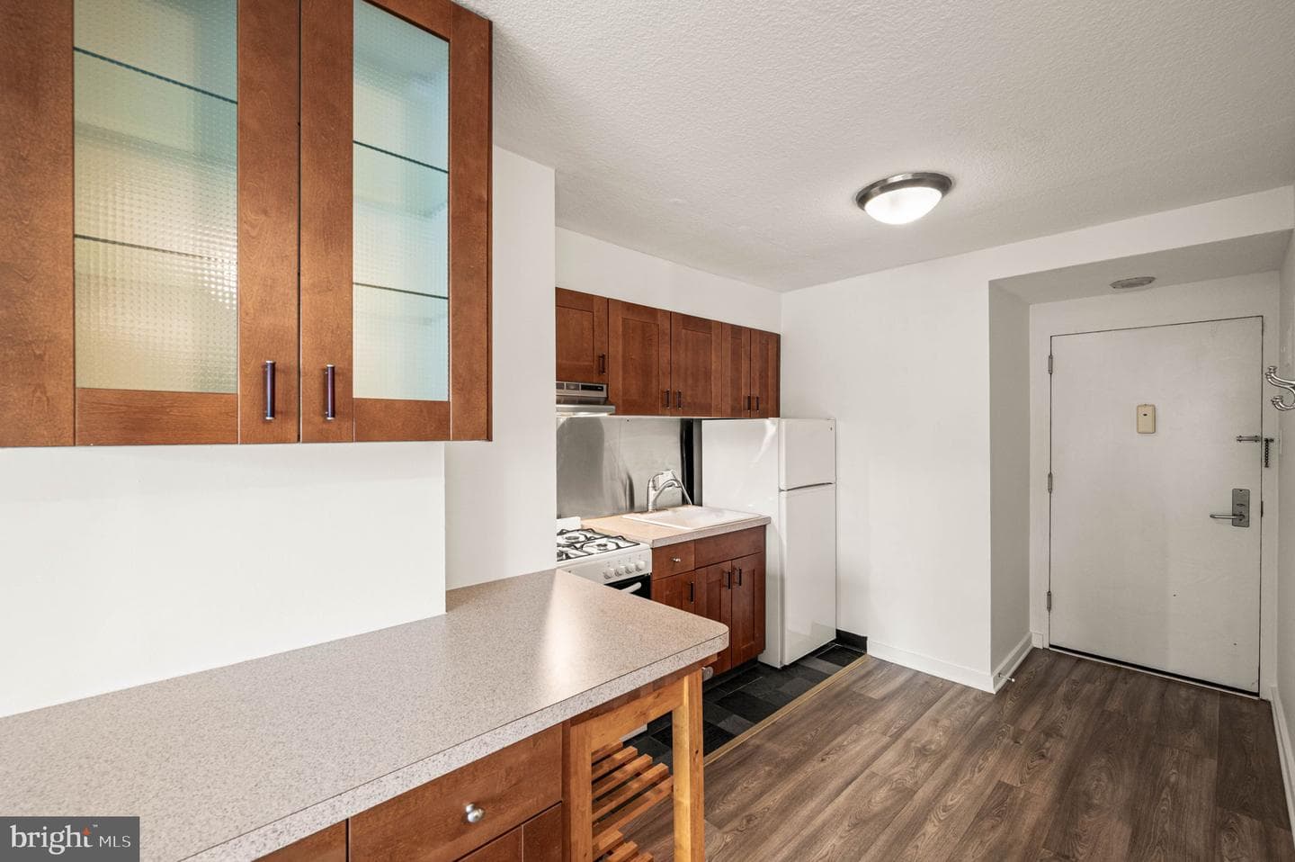 604 S Washington Square #418 photo 4