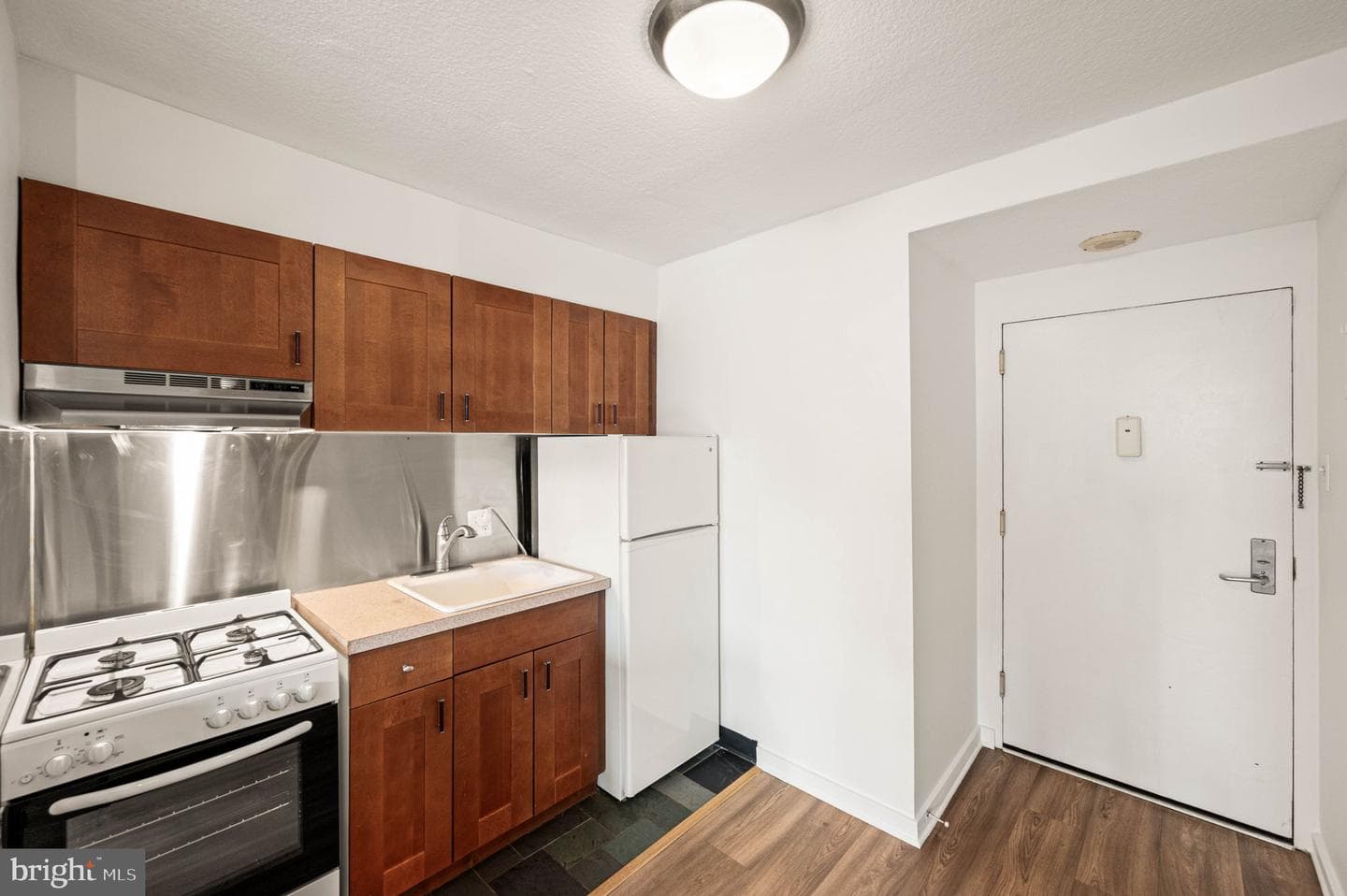 604 S Washington Square #418 photo 6