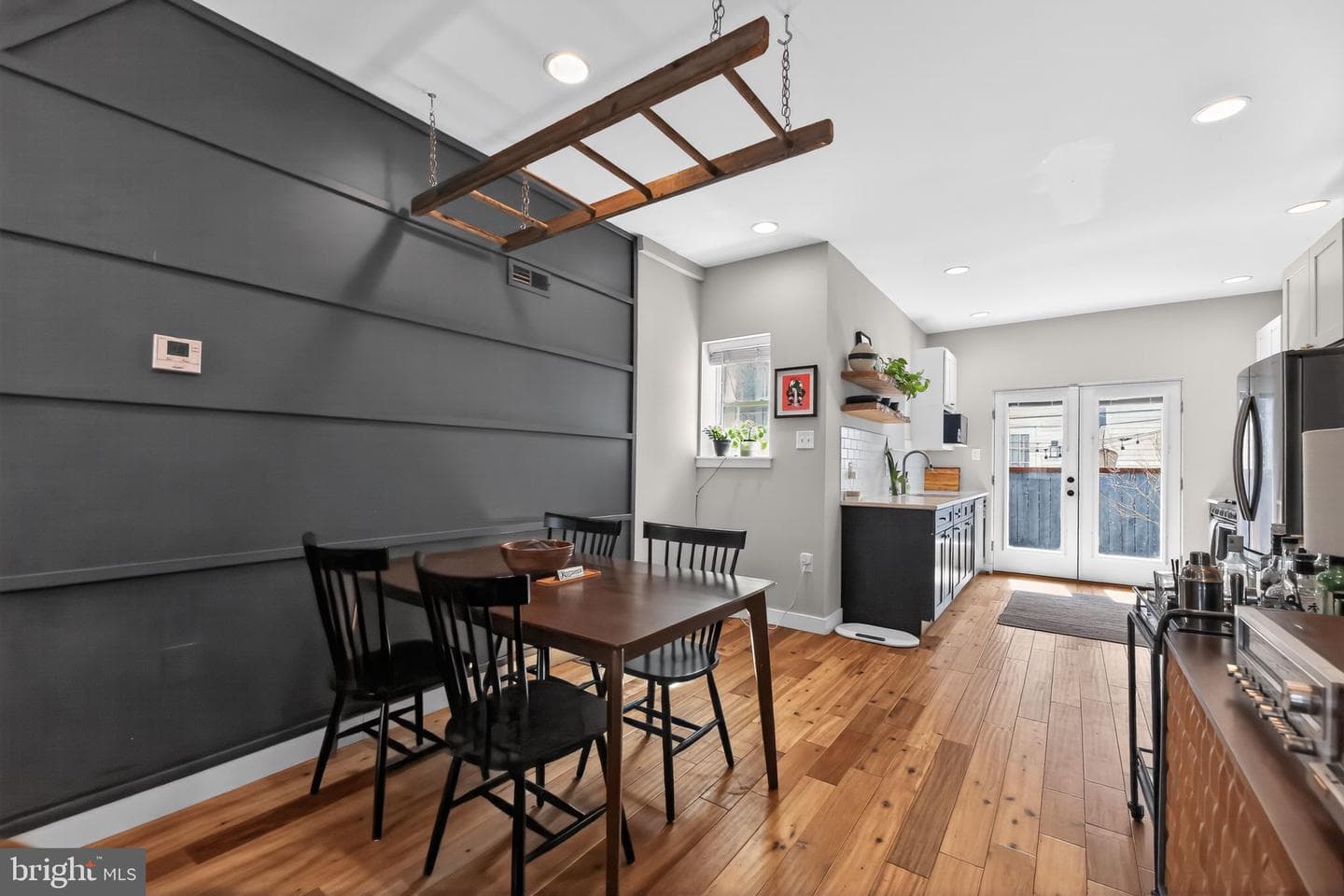 2938 Nicholas Street photo 21