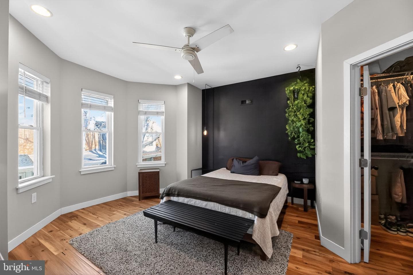 2938 Nicholas Street photo 24