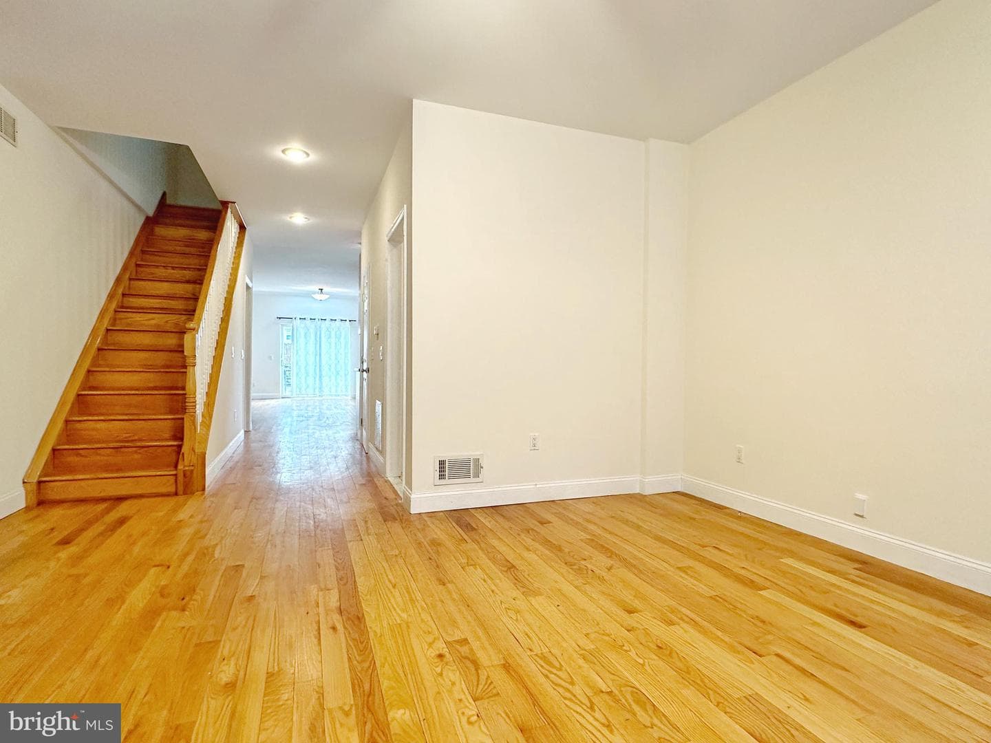 1108 E Oxford Street photo 27