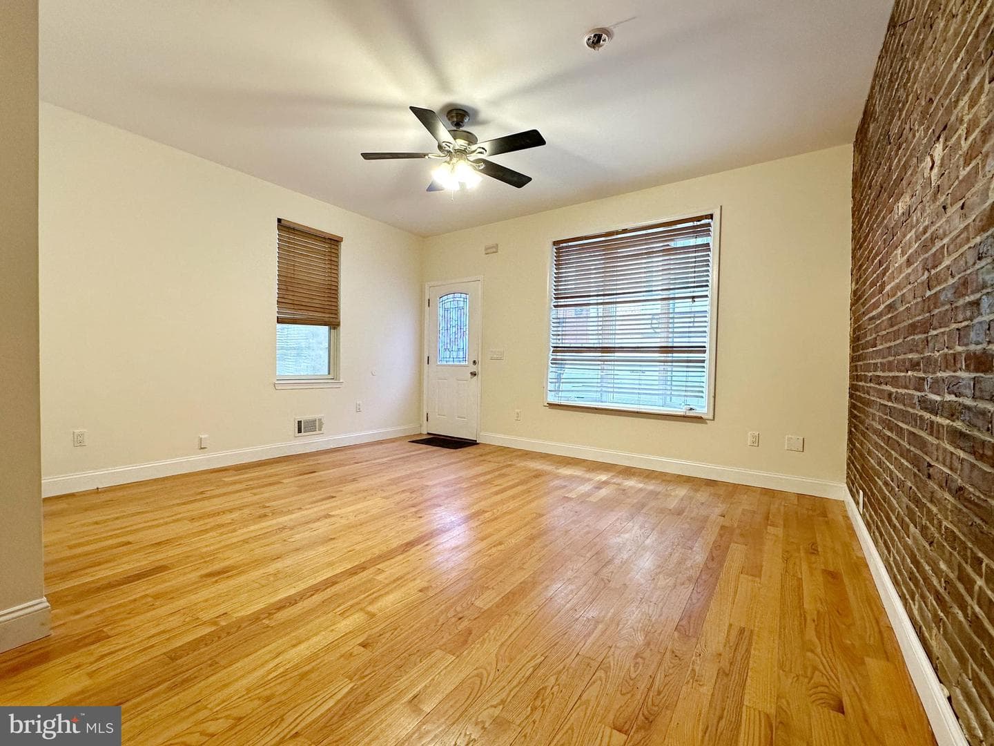 1108 E Oxford Street photo 30