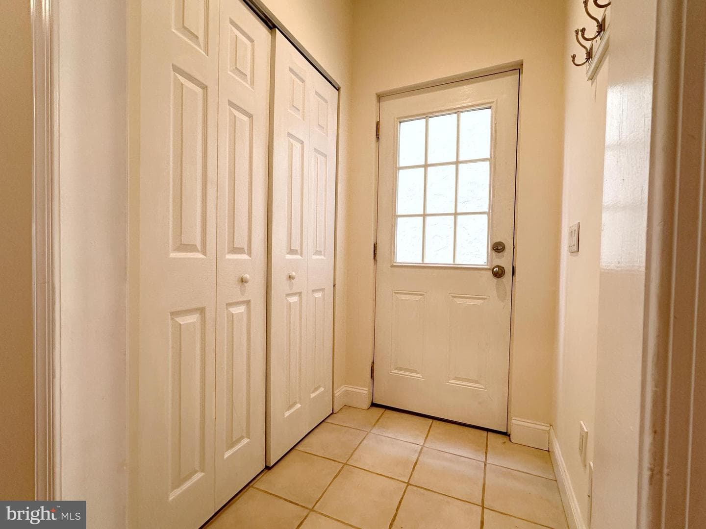 1108 E Oxford Street photo 31