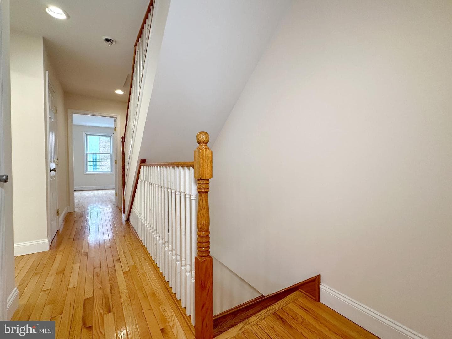 1108 E Oxford Street photo 60