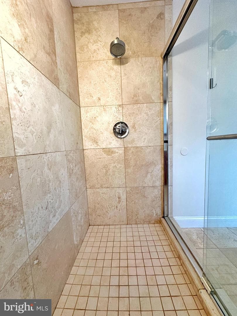1108 E Oxford Street photo 85