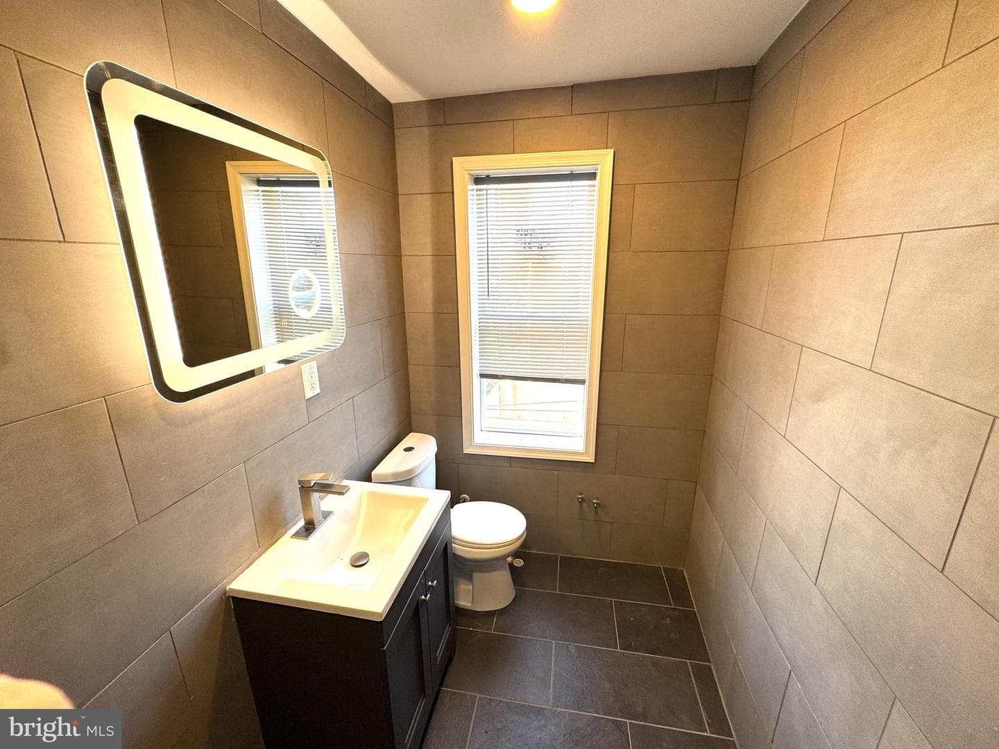 2957 N Sydenham Street photo 10