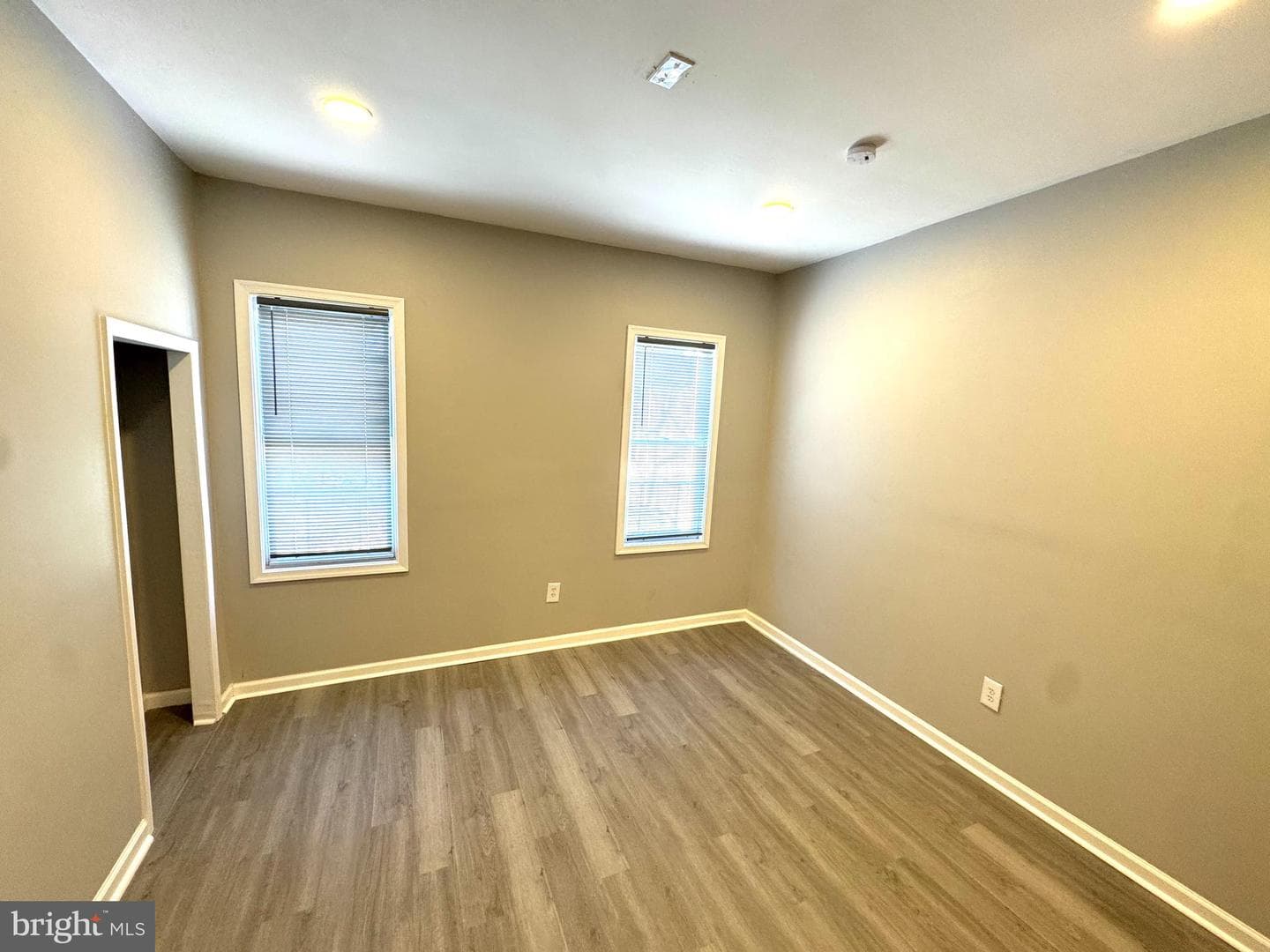 2957 N Sydenham Street photo 13
