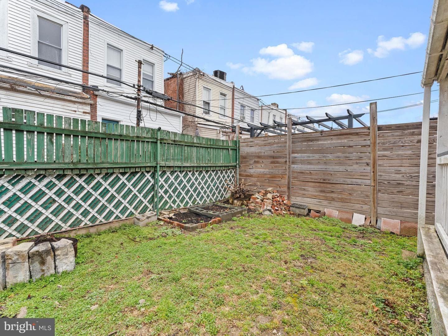 233 E Slocum Street photo 18