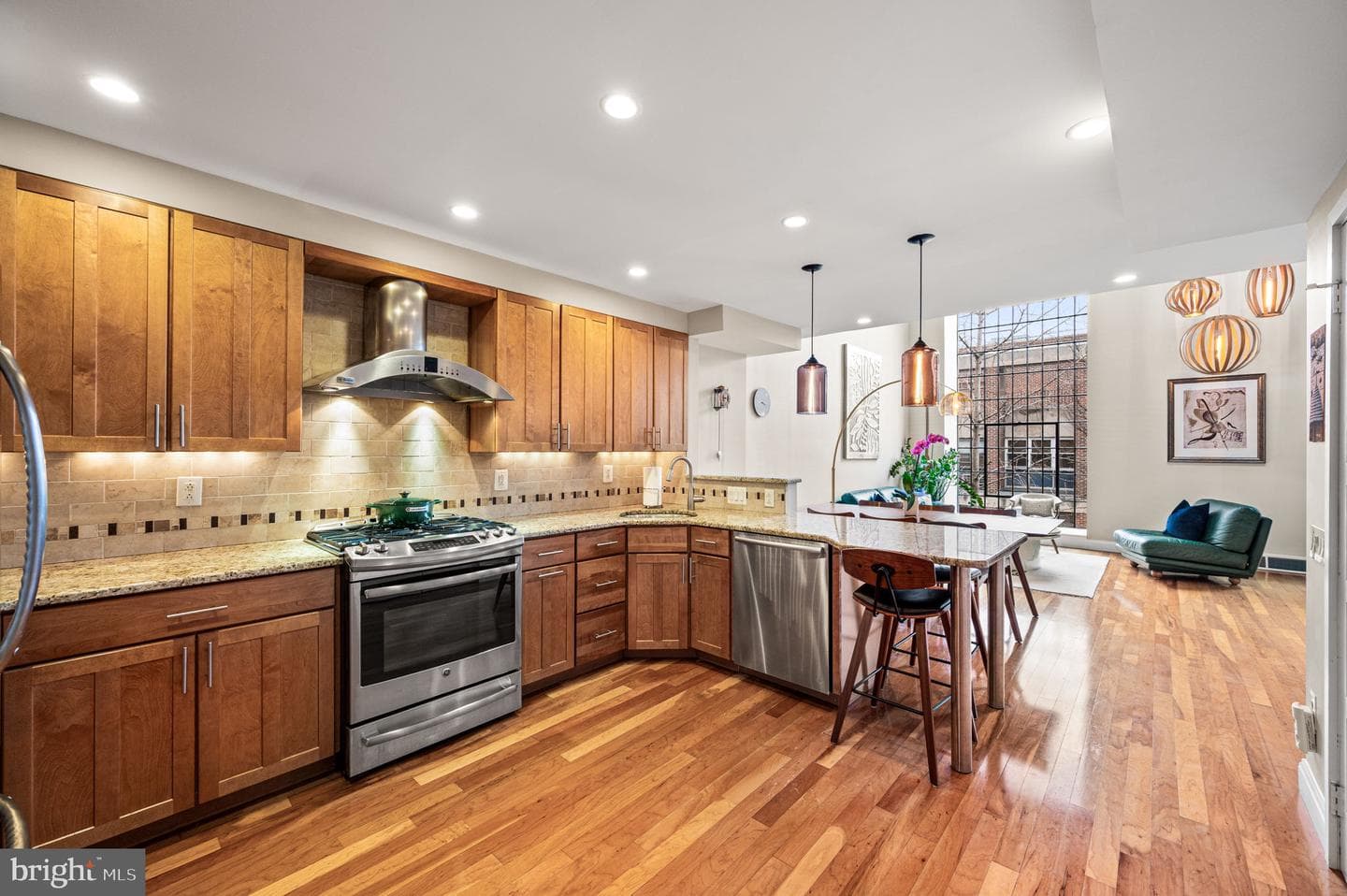 38 Saint James Court photo 11