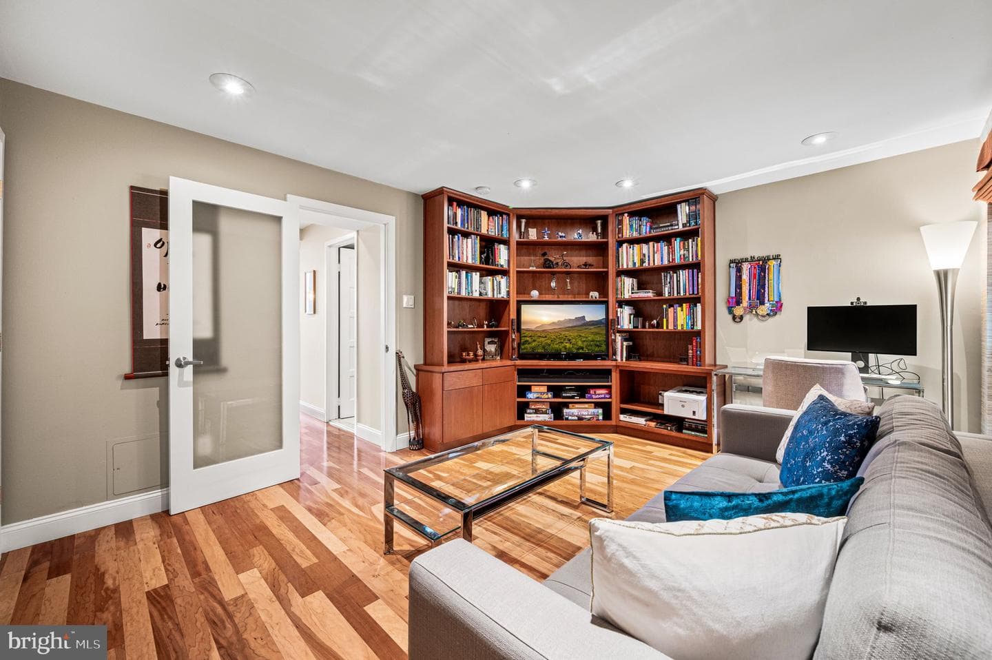 38 Saint James Court photo 20