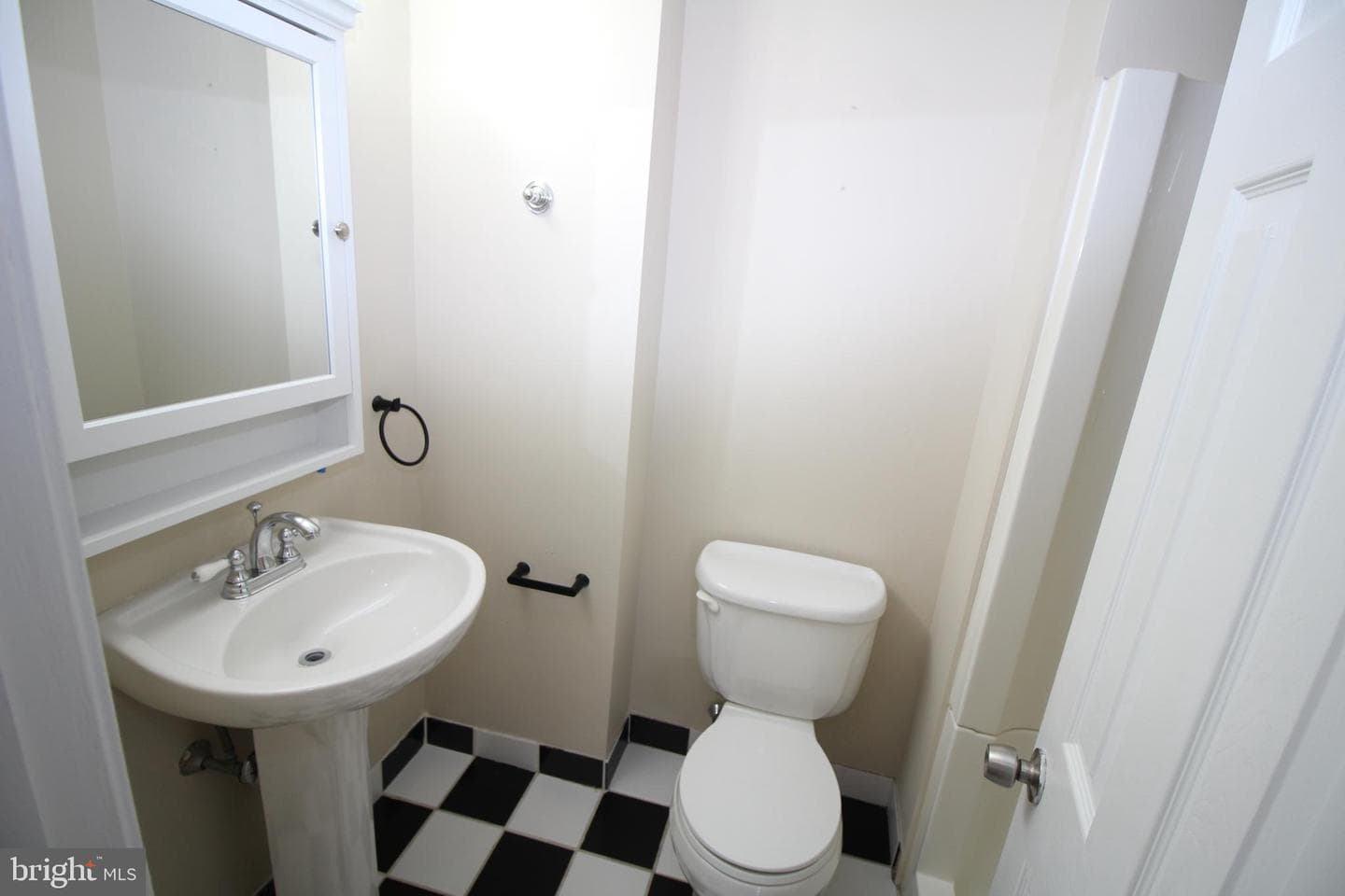 9557 James Street #a photo 6