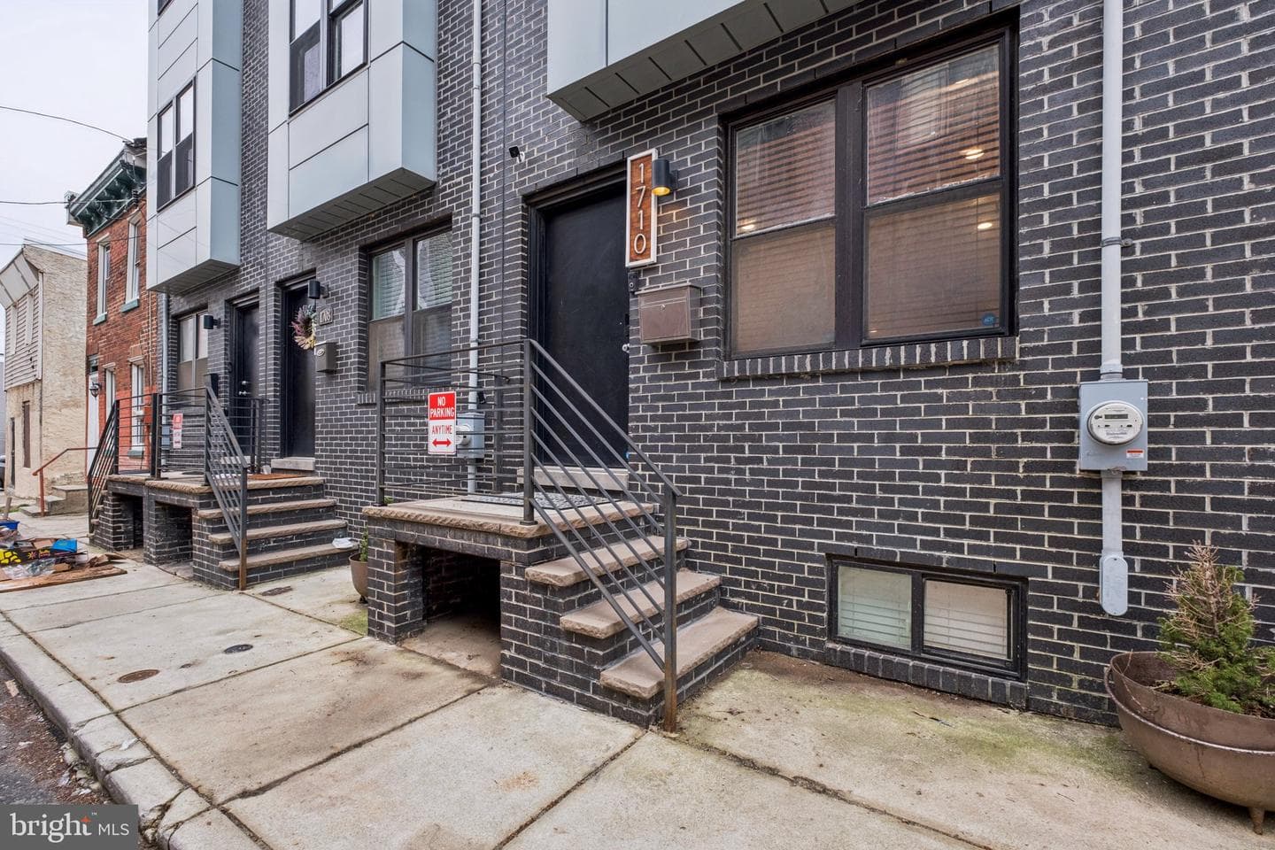 1710 W Seybert Street photo 4