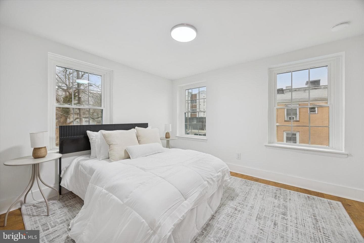 2047 N Randolph Street photo 12