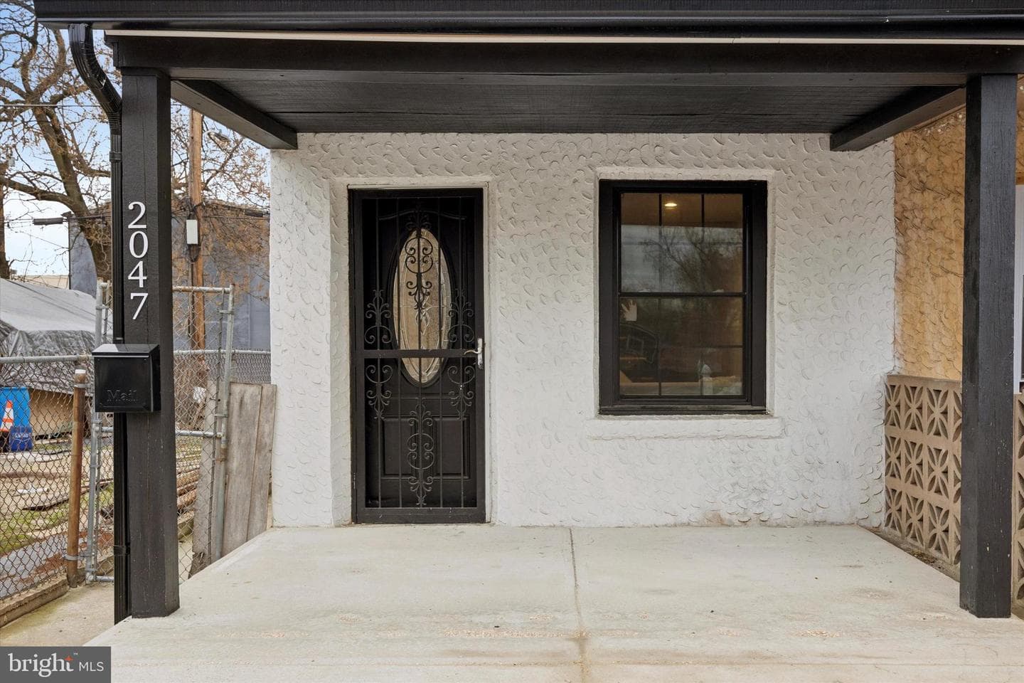 2047 N Randolph Street photo 17