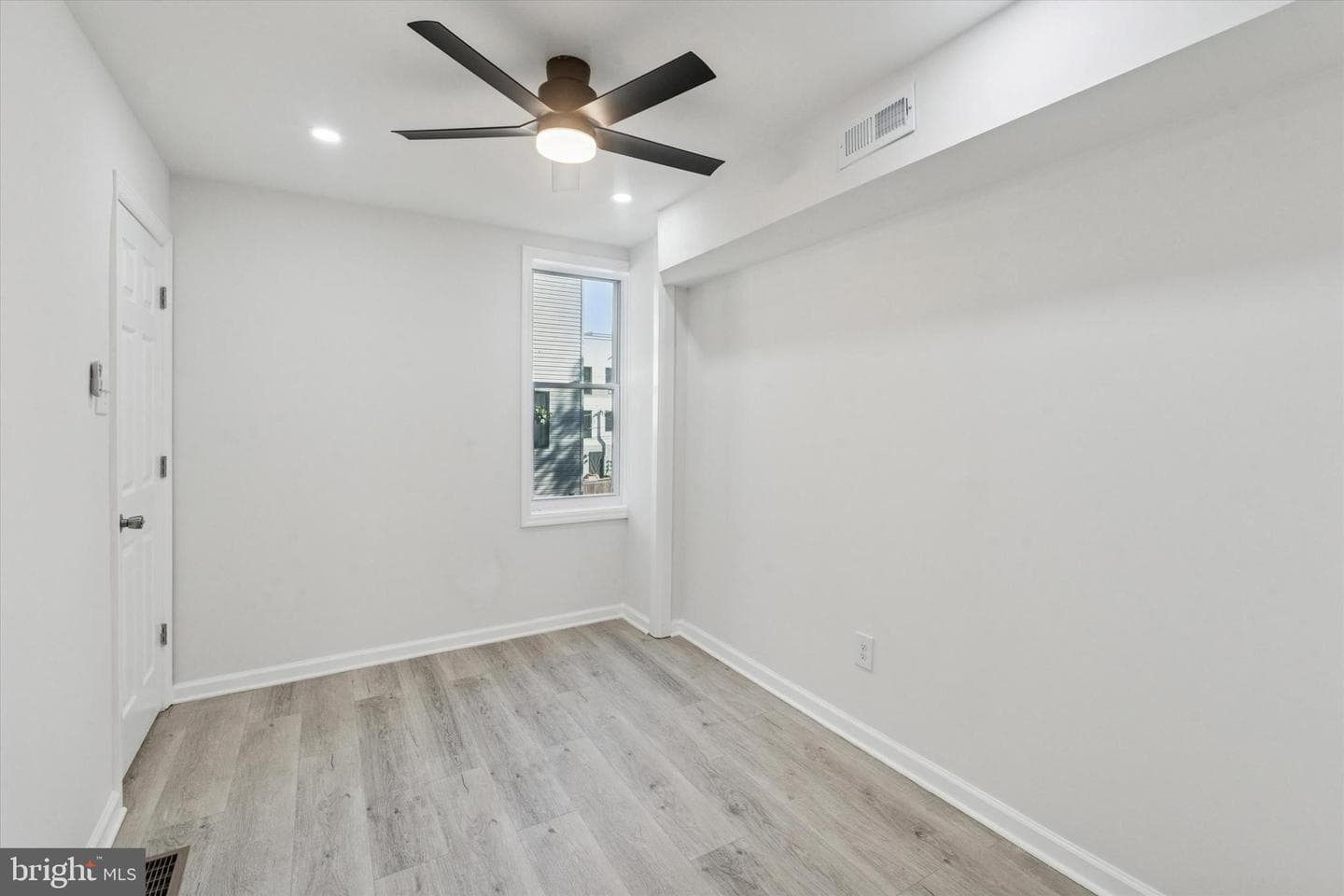 1541 N 9th Street photo 23