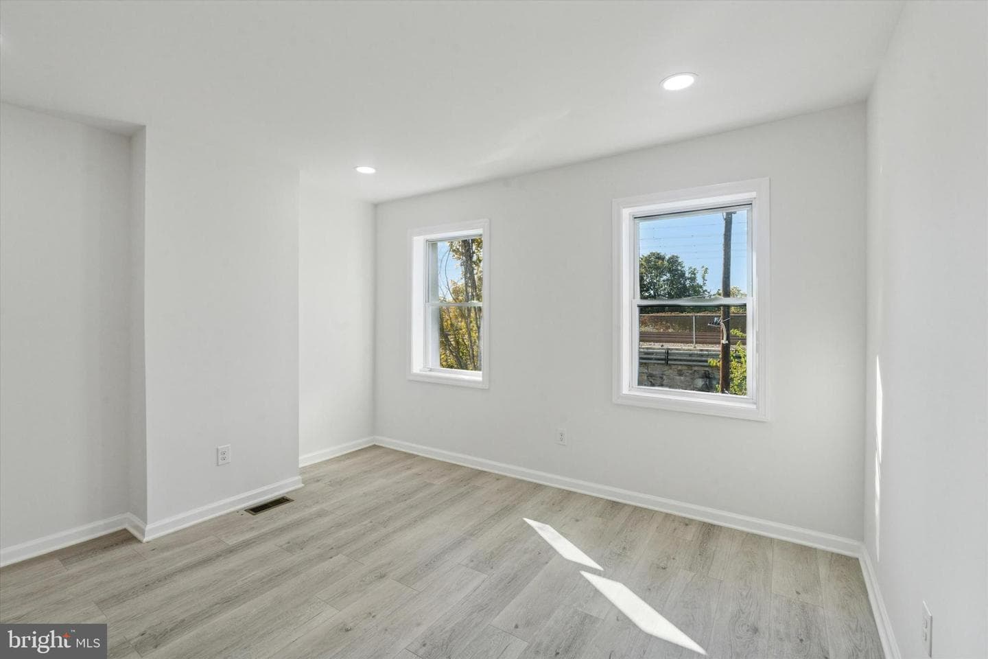 1541 N 9th Street photo 29