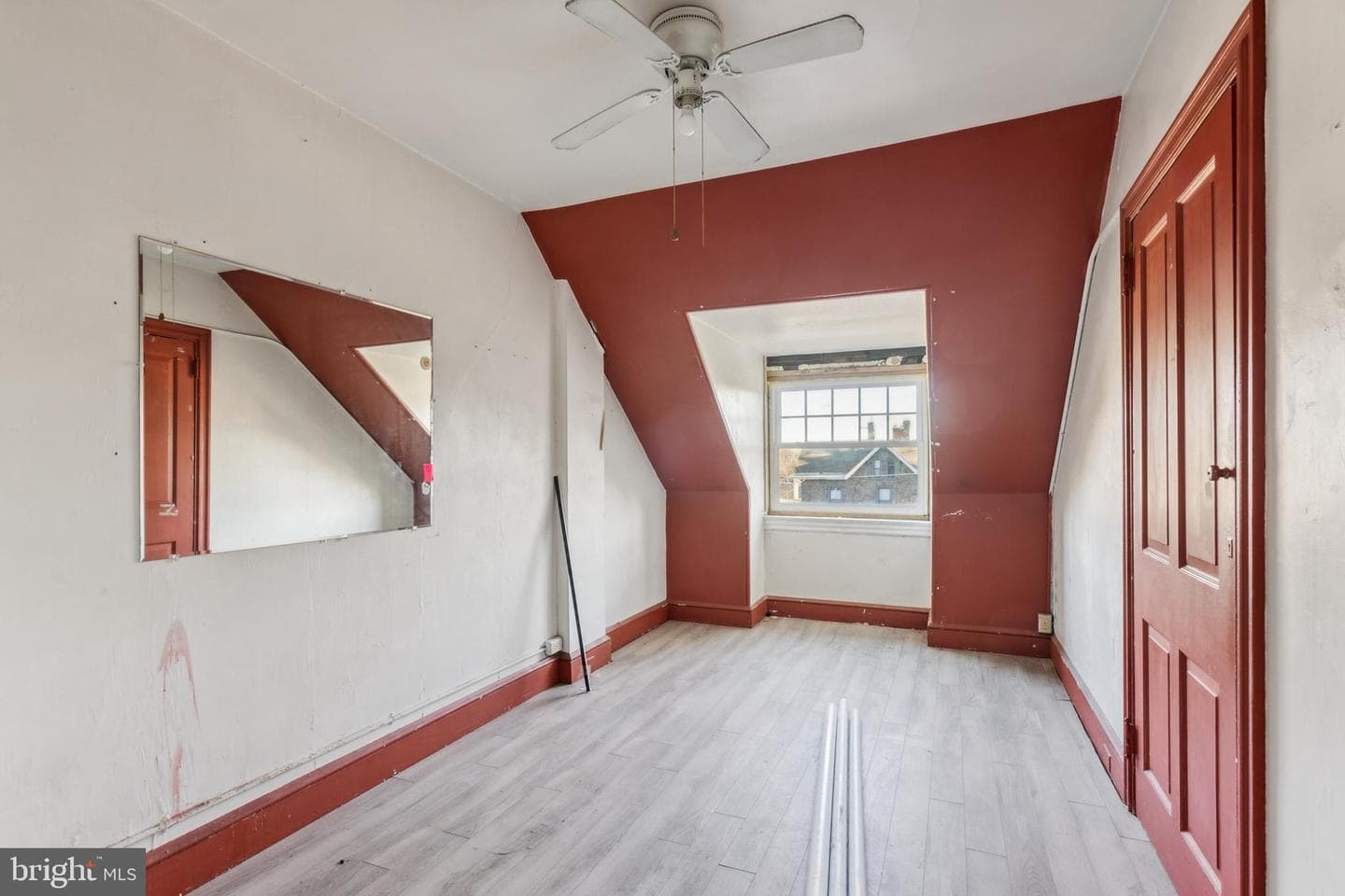 329 E Wister Street photo 21