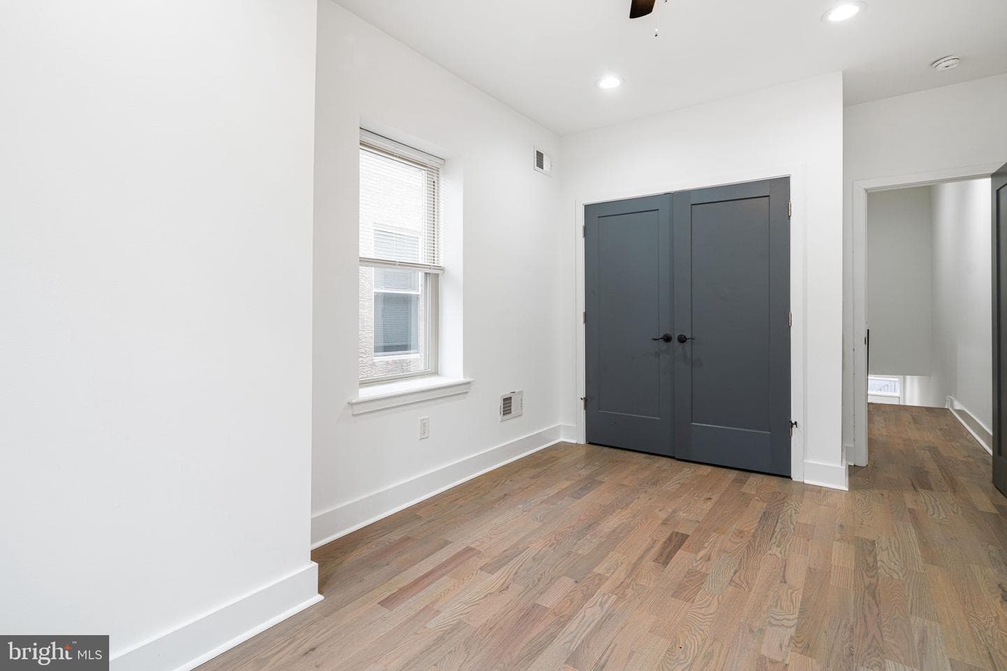 2532 W Montgomery Avenue photo 12