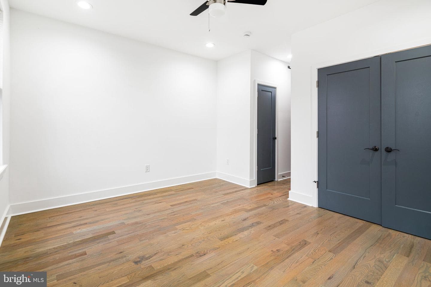 2532 W Montgomery Avenue photo 8