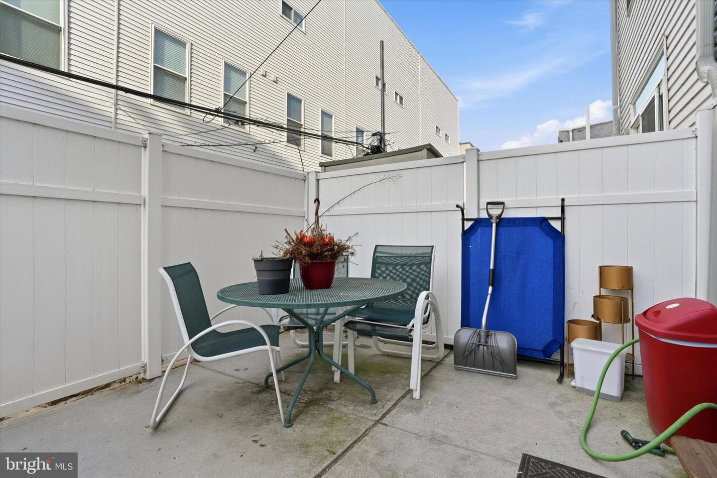 1739 W Seybert Street photo 13