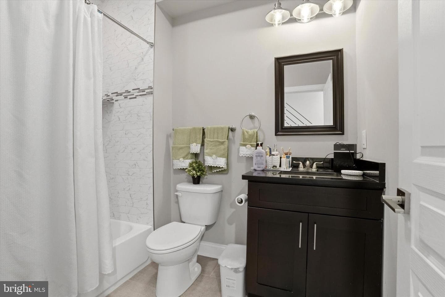 1739 W Seybert Street photo 18