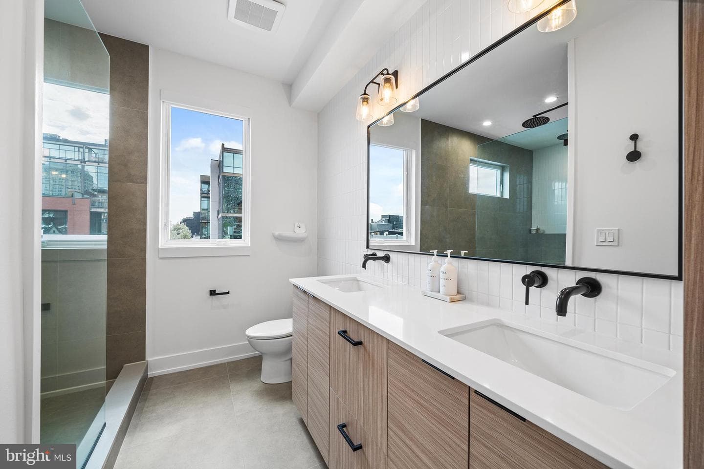 1322 Rodman Street photo 24