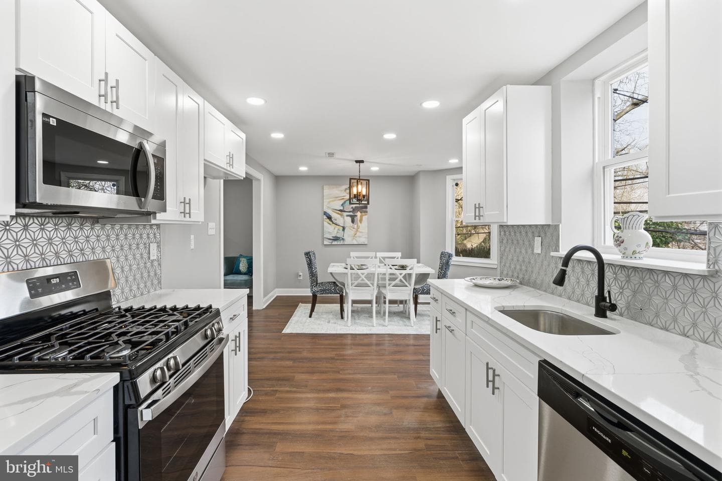 836 E Stafford photo 11