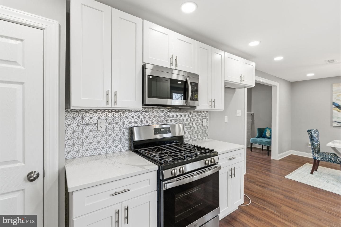 836 E Stafford photo 12