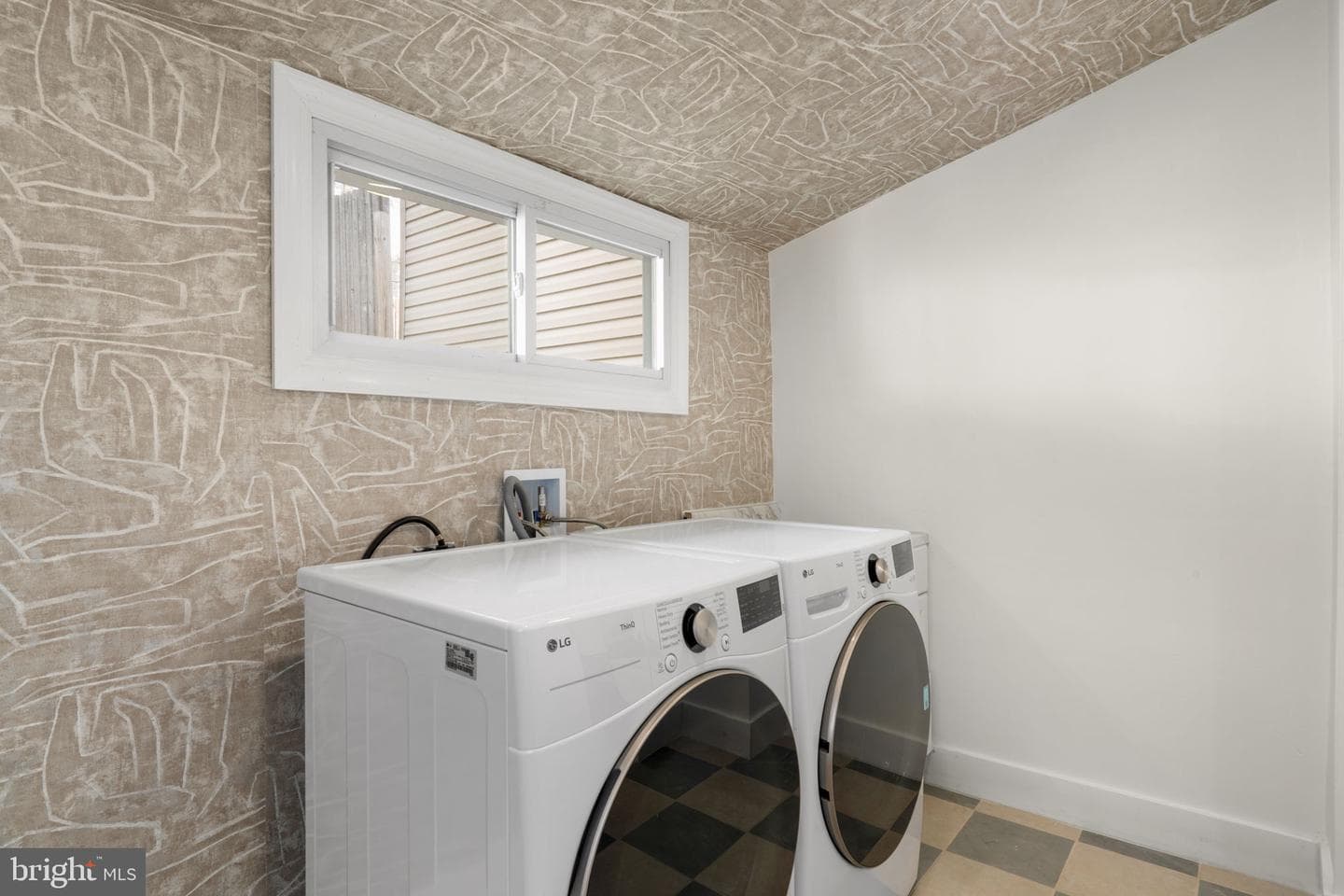 3411 Ainslie Street photo 25