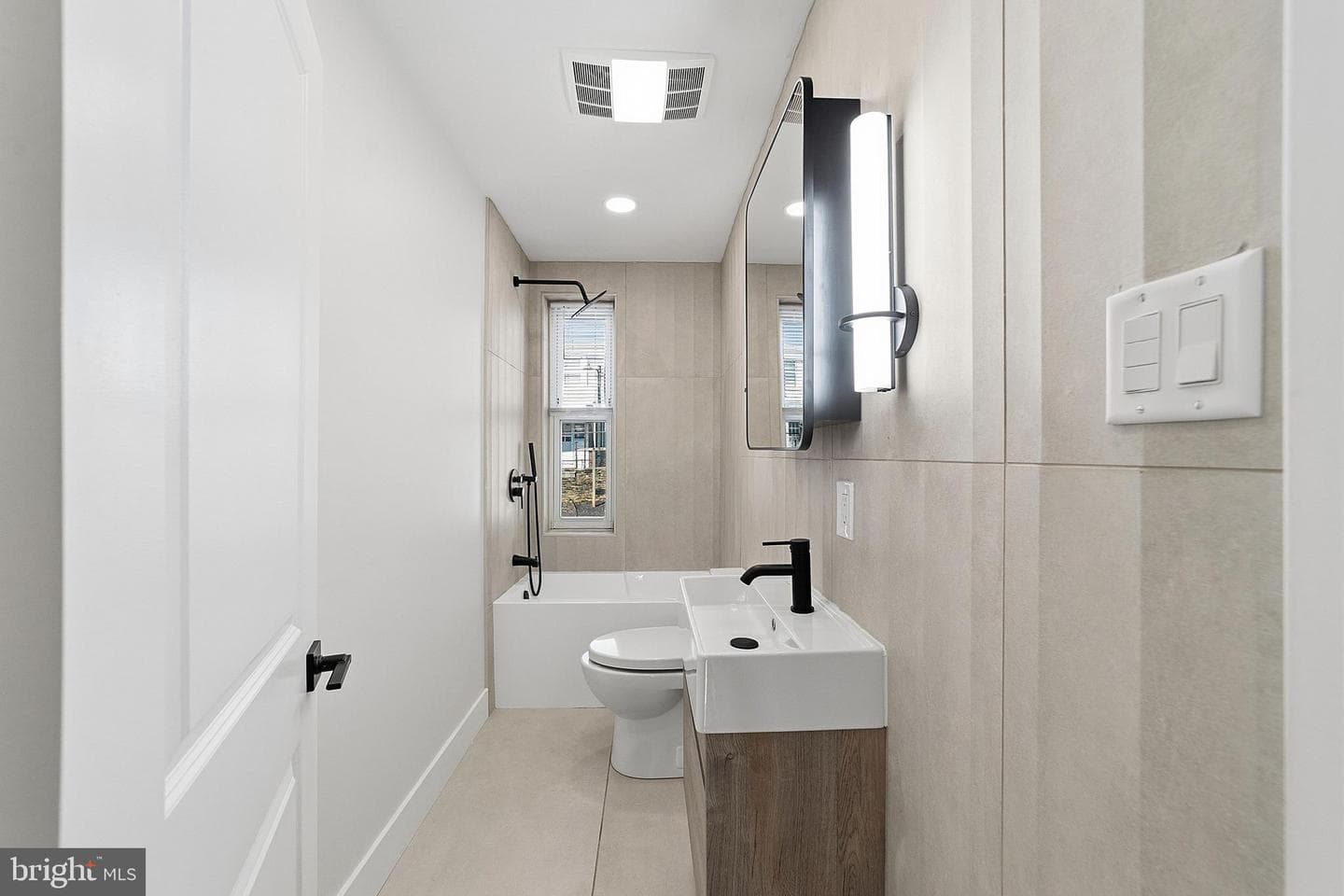 3411 Ainslie Street photo 26