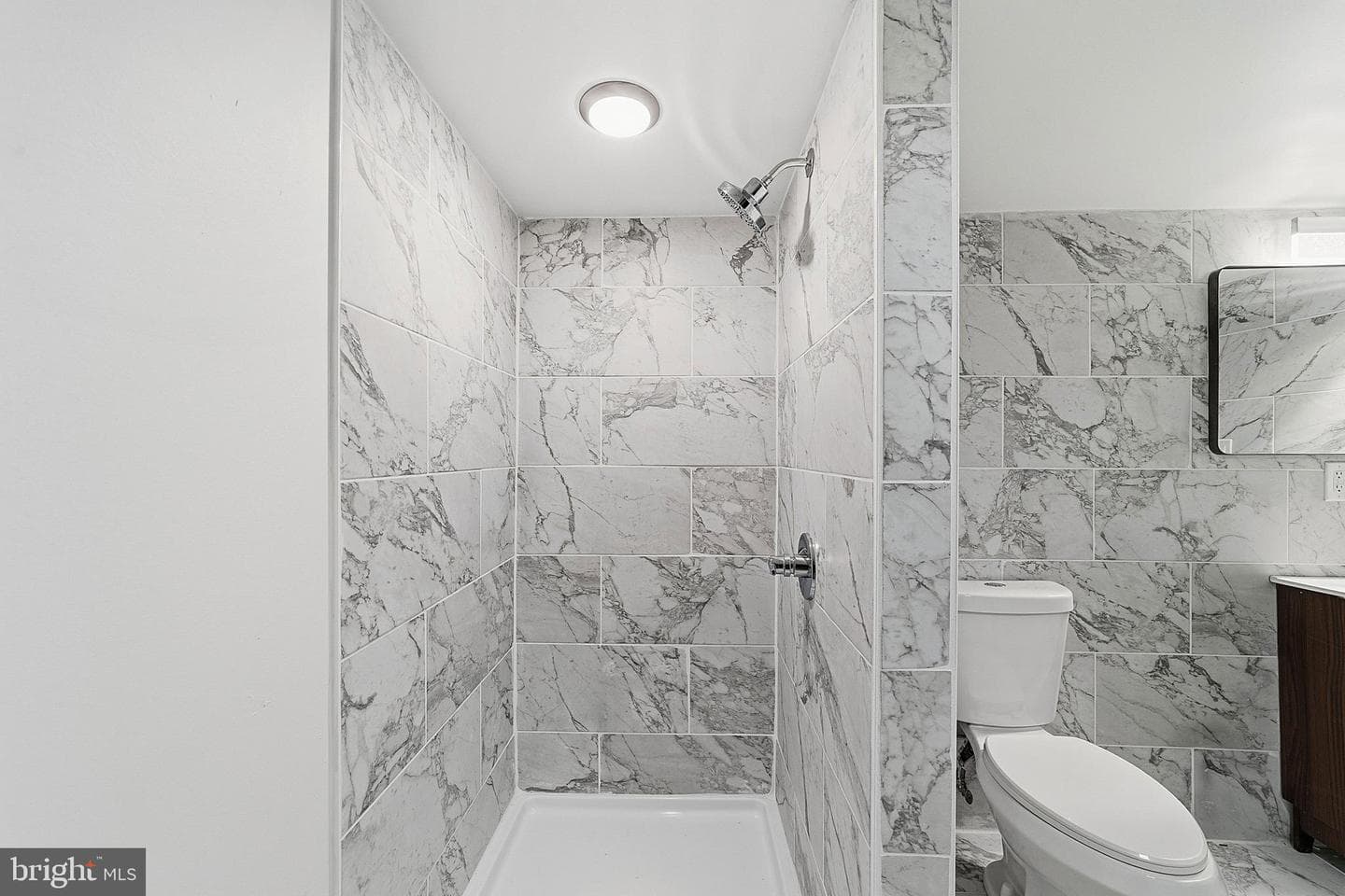 3411 Ainslie Street photo 42