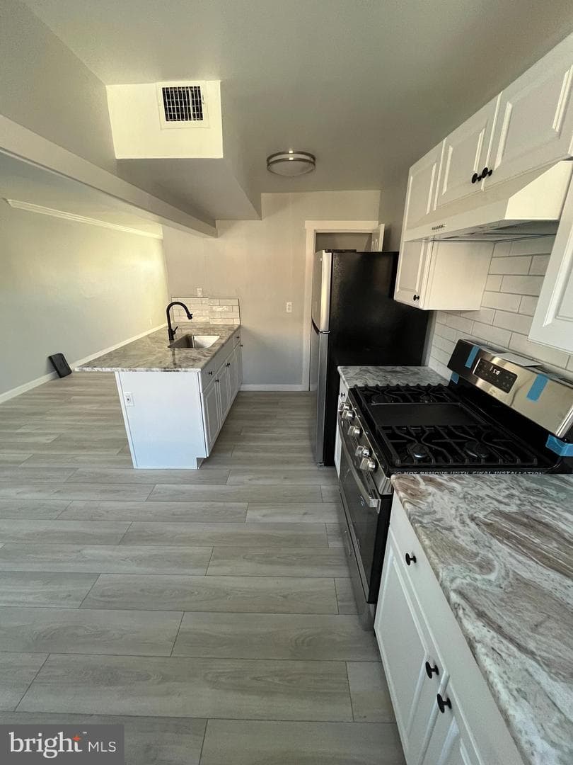6853 Sylvester Street photo 3